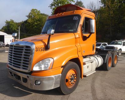 Used 2016 FREIGHTLINER CASCADIA 125 Day Cab Trucks in Sparrowbush, NY