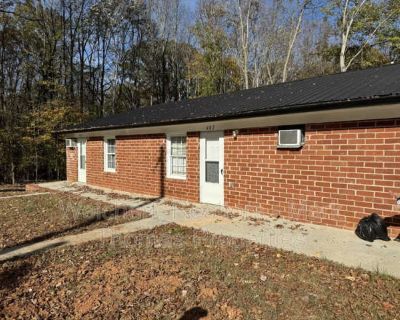 1 Bedroom 1BA 640 ft Pet-Friendly Apartment For Rent in Roxboro, NC