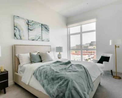 1 Bed 2 Bath - E (Has an Apartment). Room in the 1 Bedroom 1BA Apartment For Rent