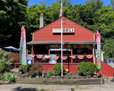 3000 ft Commercial Property For Sale in Garrison, NY