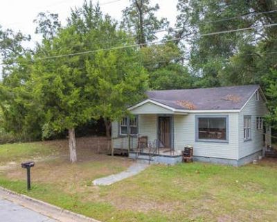 2 Bedroom 1BA 970 ft Single Family Home For Sale in MOULTRIE, GA