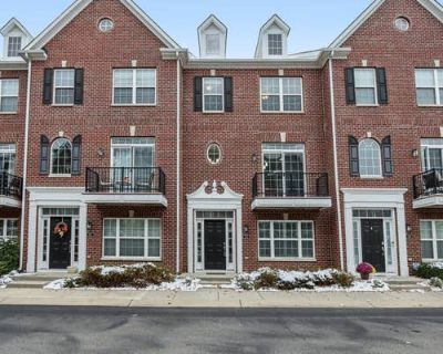 2 Bedroom 3BA 1844 ft Condominium For Sale in CARMEL, IN