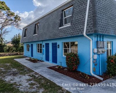 2 Bedroom 1BA 924 ft Furnished Pet-Friendly Townhouse For Rent in Fort Myers, FL