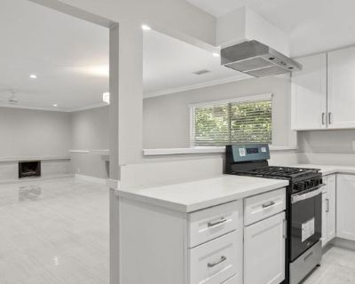 3 Bedroom 3BA 1650 ft House For Rent in Ventura, CA