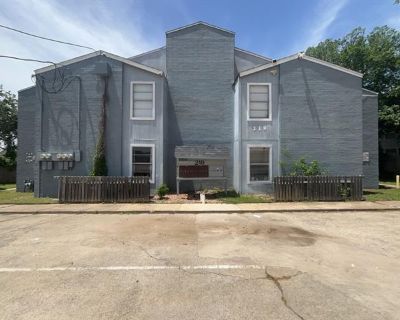 2 Bedroom 1BA Apartment For Rent in Denton, Texas