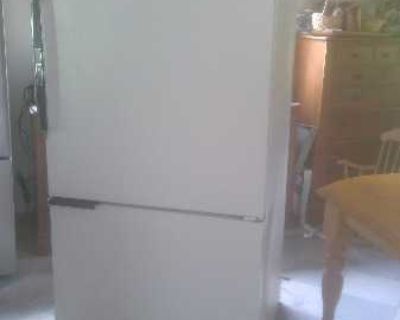 Amana bottom freezer