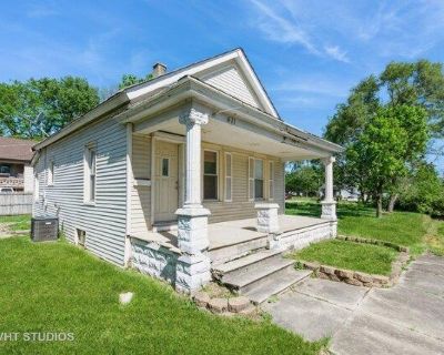 2 Bedroom 1BA House For Sale in Joliet, IL