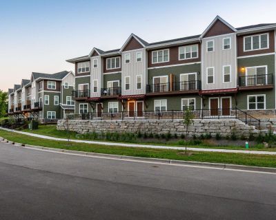 2 Bedroom 2BA 1565 ft Condo For Sale in Fitchburg, WI