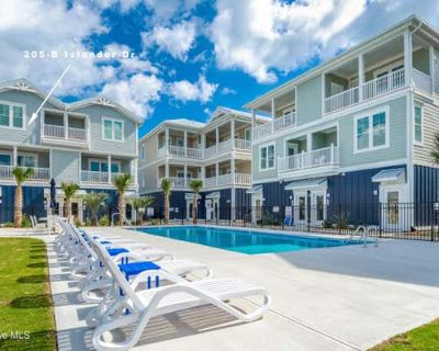 2 Bedroom 3BA 1323 ft Furnished Condominium For Sale in EMERALD ISLE, NC
