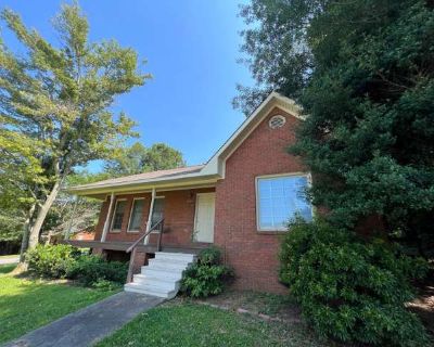 3 Bedroom 2BA 0 ft Pet-Friendly Apartment For Rent in Auburn, AL