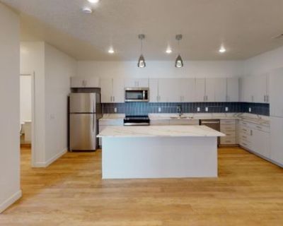 Sam klemm (Has an Apartment) on iROOMit. Room in the 2 Bedroom 2BA Pet-Friendly...