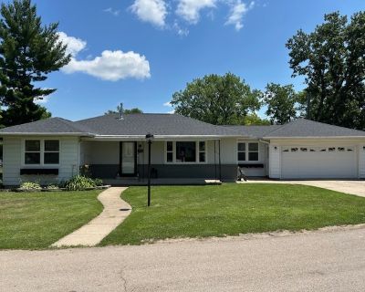 4 Bedroom 1BA 1234 ft Single Family House For Sale in Dixon, IL