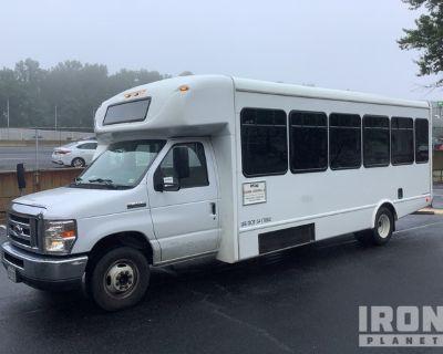 2019 Ford E-450 Econoline 4x2 24-Seat Bus