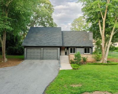 3 Bedroom 2BA 2200 ft Single Family House For Sale in Clemson, SC