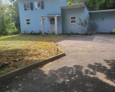 3 Bedroom 2BA 2175 ft Single Family House For Sale in Milford, CT