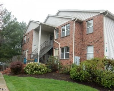 2 Bedroom 1BA Apartment For Rent in East Hanover, NJ