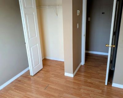 Room for rent in spacious apartment Quadra Village