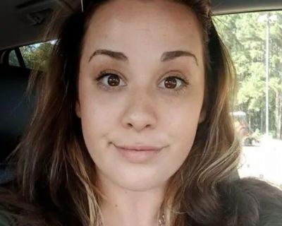 Howdy! Im an Uber Driver, cat Mom to Graham (2 yo/neutured). Looking for a chill roommate. Roommate Perks: I love to cook & bake..