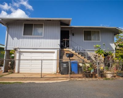 5 Bedroom 2BA 2348 ft Single Family Home For Sale in Honolulu, HI