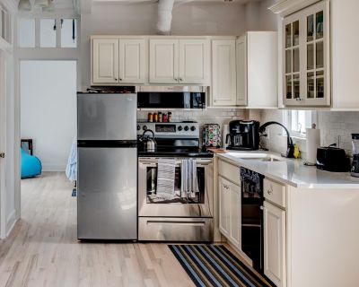 1 Bedroom 1BA 700 ft Condo For Rent in Westhampton Beach, NY