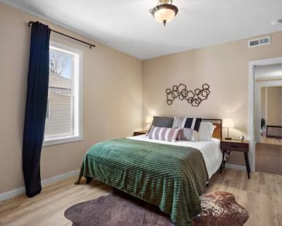 Furnished Room for Rent - Private Queen Room| Downtown| Co_living