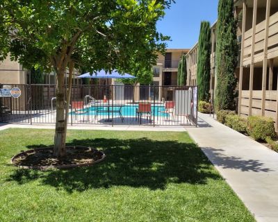 1 Bedroom 1BA 625 ft Pet-Friendly Apartment For Rent in Riverside, CA