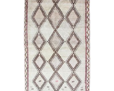 Measures: 5'1 x 8'3 Vintage Persian Gabbeh Rug with Diamond Lattice and Tribal Design 5'1 x 8'3. Keivan Woven Arts/ rug/ H20-0901, country of origin / type: Iran / Gabbeh / circa 1950. Vintage Persian Gabbeh rug showcasing a striking diamond lattice pattern in soft cream and muted taupe tones, highlighted by delicate brown outlines and small tribal motifs. The minimalist geometric arrangement l...