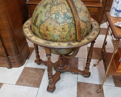 Large Italian Bar Globe