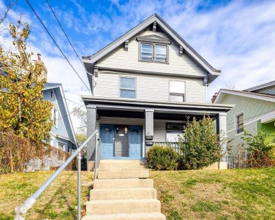 1 Bedroom 1984 ft Studio For Sale in Cincinnati, OH