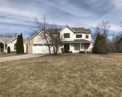 4 Bedroom 2.5BA 1976 ft Apartment For Rent in Fort Wayne, IN