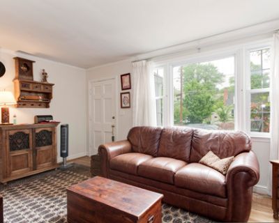 3 Bedroom 2BA 1527 ft Pet-Friendly Single-family home For Rent in Kensington, MD