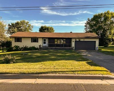 3 Bedroom 2BA 1198 ft Single Family House For Sale in Lancaster, WI