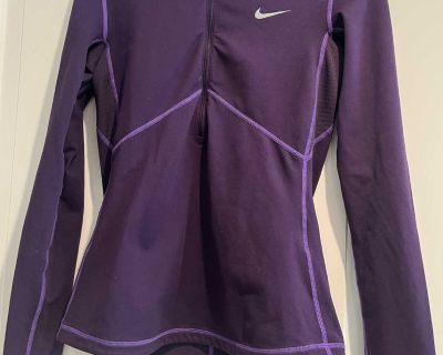 Nike Tennis Women s DriFit Pullover w/ Hood - Small