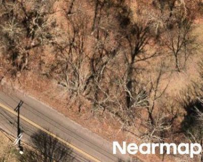 3 Bed 2 Bath Preforeclosure Property in Gales Ferry, CT 06335 - Long Cove Rd Apt 3