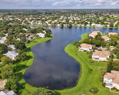2 Bedroom 2BA 1374 ft House For Rent in Boynton Beach, FL