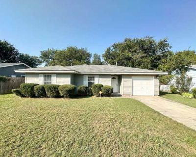 3 Bedroom 1.5BA 1072 ft Pet-Friendly Apartment For Rent in Copperas Cove, TX