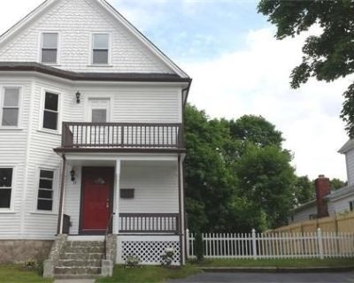 2 Bedroom 1BA 900 ft Apartment For Rent in Norwood, MA