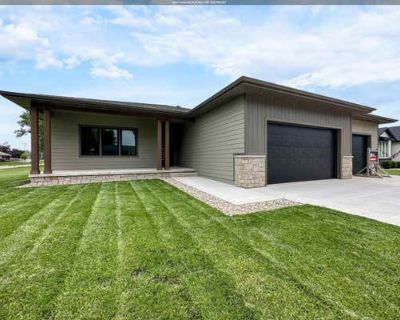 3 Bedroom 2BA 2890 ft Single Family Home For Sale in SERGEANT BLUFF, IA