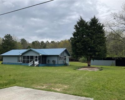 3 Bedroom 2BA 1985 ft Apartment For Rent in Georgetown, GA