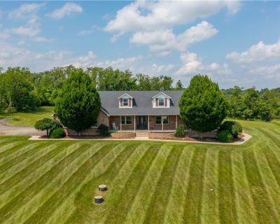 4 Bedroom 3BA 2728 ft Single Family House For Sale in Hopewell, PA