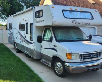 2004 Coachmen Leprechaun mini home