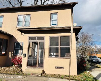 54 Ransom Street. Property for Rent in Forty Fort, PA for $1,375 with 3 bedrooms and 1 full bath. This property is 1,300 square feet.. Bright three-bedroom one bath unit featuring hardwood floors, large living room with bay windows, spacious kitchen and a cozy enclosed porch. Convenient location near local shops and transportation. A comfortable and inviting place to call home. Zillow applicati...