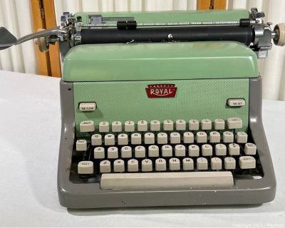 1959 Royal Elite Typewriter