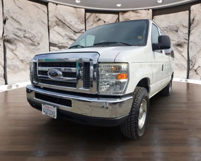 2011 Ford E350 Super Duty Passenger XLT Extended Van 3D