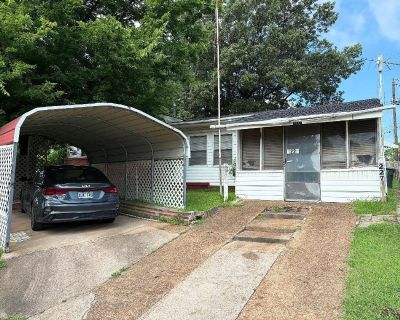 3 Bedroom 1BA 1400 ft Single Family House For Sale in Memphis, TN
