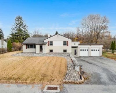 4 Bedroom 2BA 1834 ft Single Family Home For Sale in HYDE PARK, NY