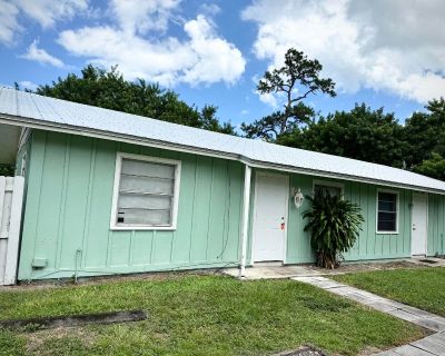 2 Bedroom 1BA 728 ft House For Rent in Stuart, FL