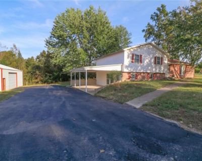 4 Bedroom 3BA 3000 ft House For Rent in Pulaski County, MO