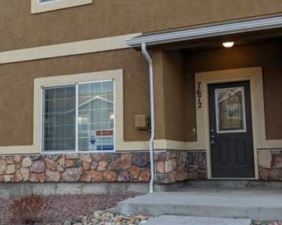 3 Bedroom 2.5BA 1606 ft Pet-Friendly Apartment For Rent in Colorado Springs, CO