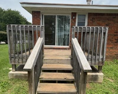 Only $500 Deposit

** Stevens Realty LLC offers deposit-free leases using Obligo billing authorization technology (for qualified tenants). Instead of paying the security deposit all upfront, we can bill you a smaller fee on a monthly basis. For more information please refer to this link https://stevensrentals.com/deposit-free-leases/.

** Availability date is subject to change without notice de...